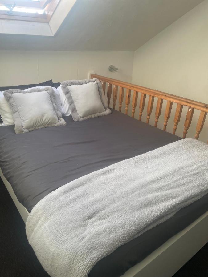 Home Sweet Home In Rg1 With Free Parking Reading Exterior photo